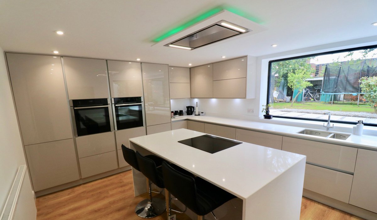 manib81's tweet photo. Another example of how to show off our Zurfiz collection in style by @PurpleKitchens!
For more information on @bacomponents or @ba_clic - get in touch!
BA - Better Always
#Kitchens #bedrooms #Bathrooms #BAComponents #Zurfiz #Bella #Pronto #ClicBox #KBB https://t.co/gqhppNGncr