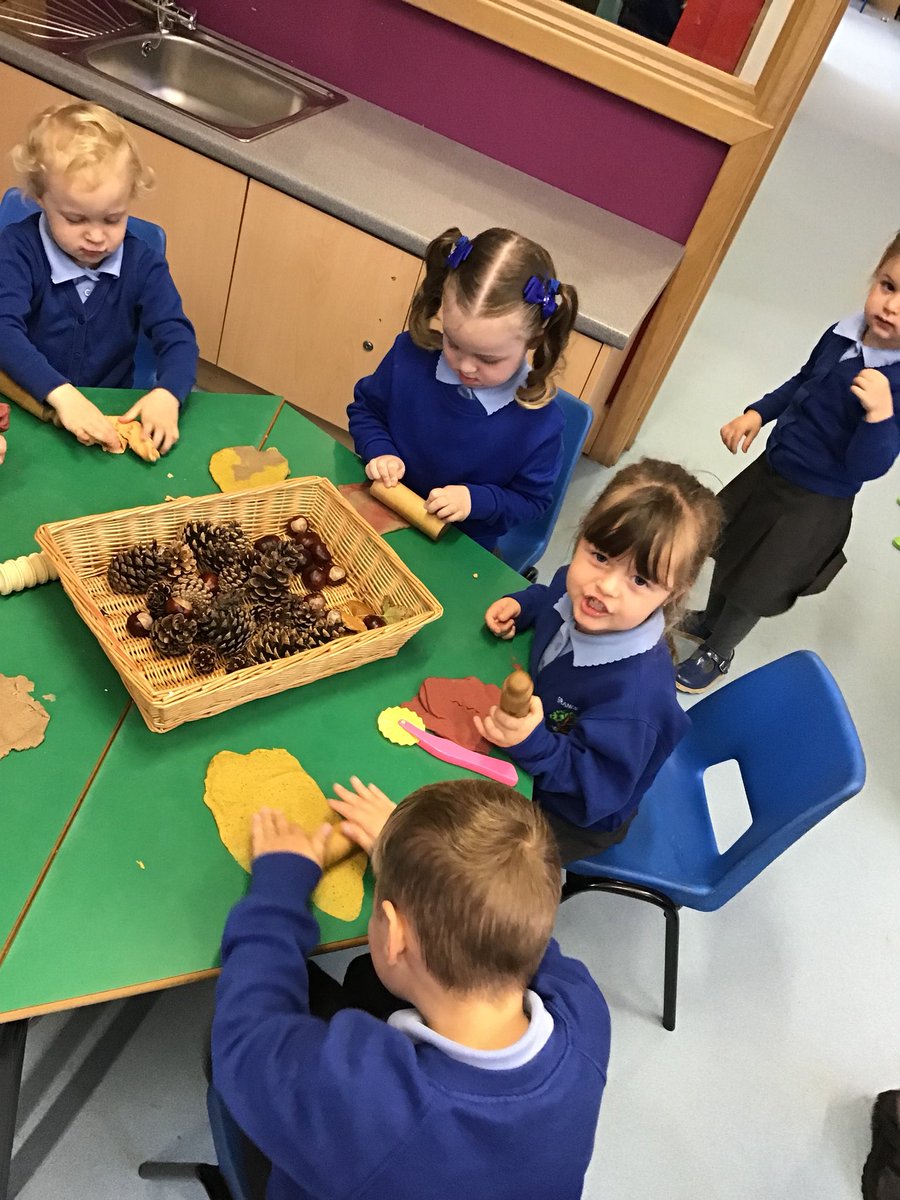 GrangeNurs's tweet photo. We love our new Autumn playdough! We’re exploring exciting smells like cinnamon, nutmeg, orange and clove 🍂🍁 #learningthrough https://t.co/mz59ymOlIB