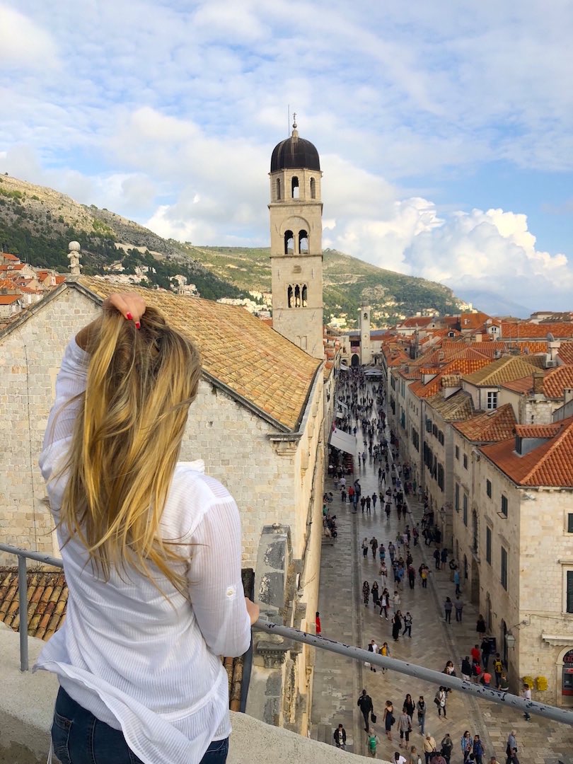 vero4travel's tweet photo. ¡Estoy recorriendo #Dubrovnik, la perla del Adriático! En los stories de instagram puedes vivirla en directo @visitacroacia #CroatiaFullOfLife https://t.co/8rY9wvi44v