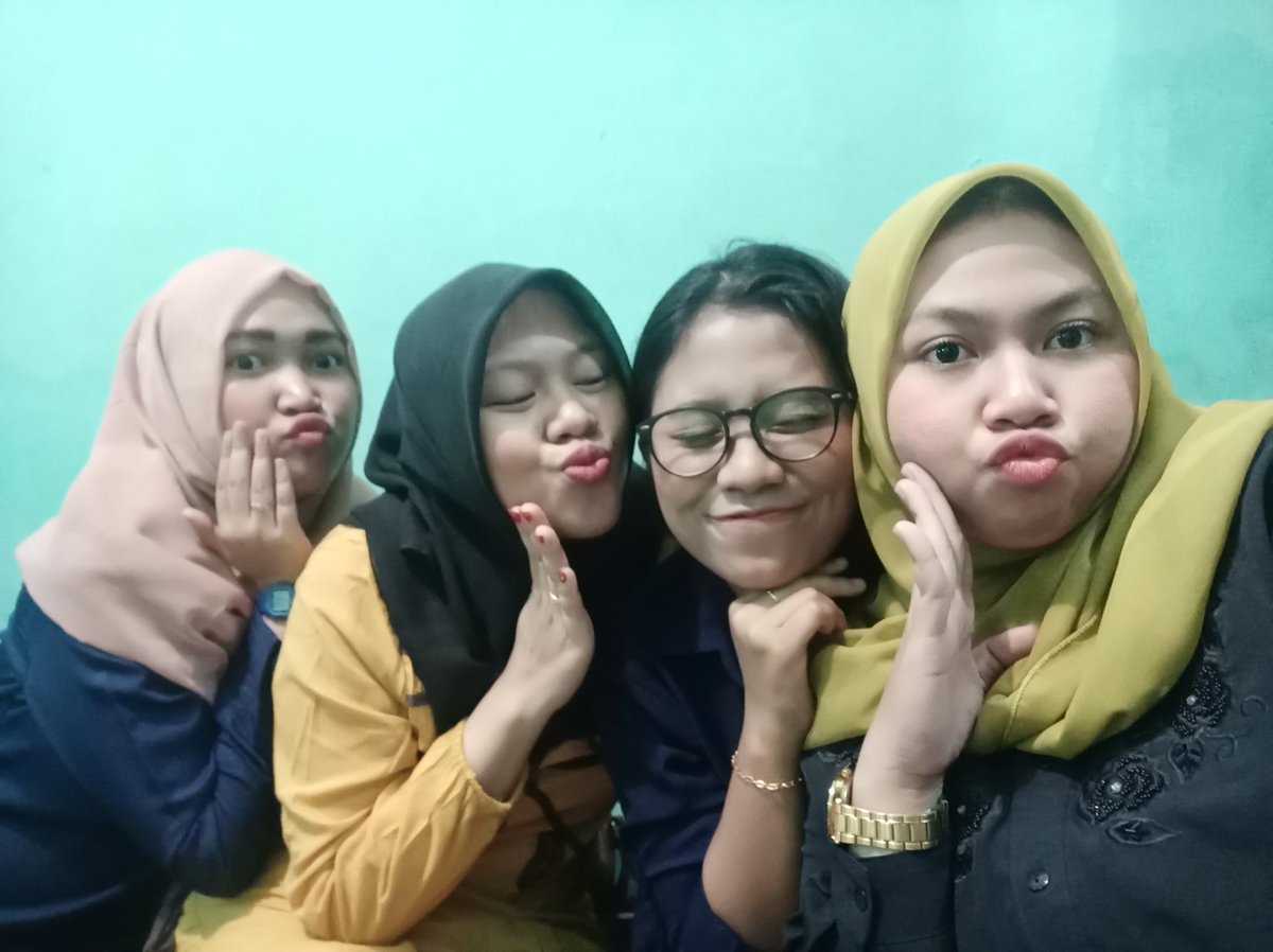 windihartantrie's tweet photo. 😘😘 https://t.co/tJw3bNVbbB
