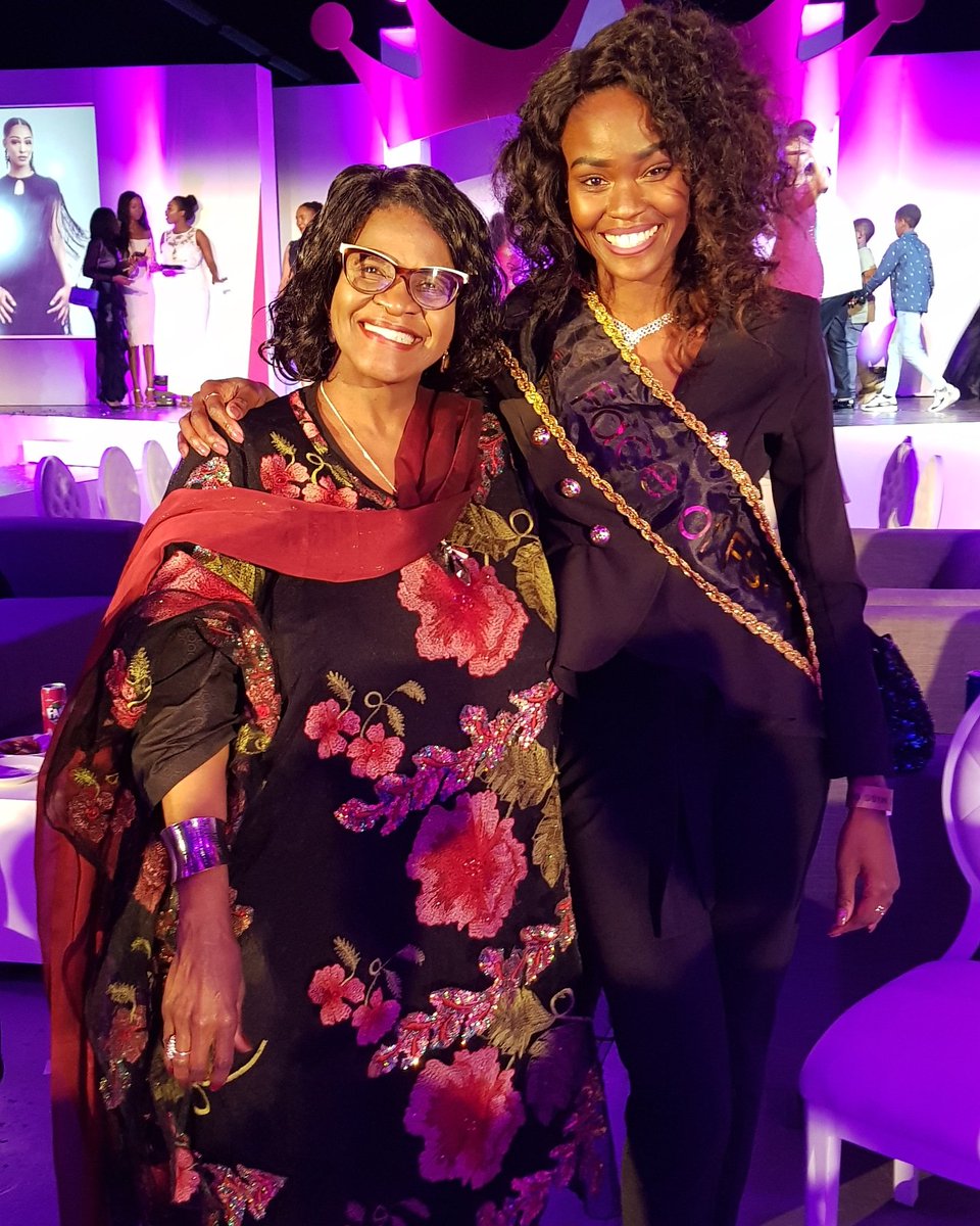 FSFASHIONWEEK's tweet photo. Face of Free State Fashion Week 2018 Lungile Mazibuko with our mother of Mangaung Executive Mayor Mme Olly Mlamleli.
#FSFW18
#Sunwindmill 
#mimosamallyourmall 
#FOFSFW18 https://t.co/8cPpjVkgoU