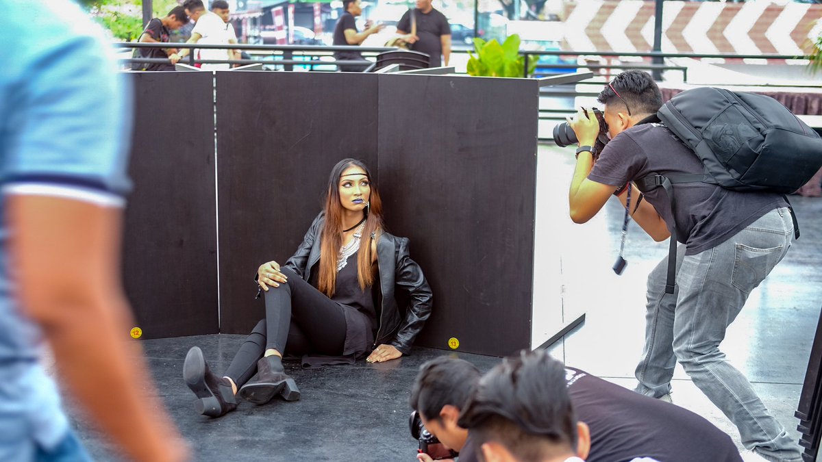rokewela's tweet photo. serba sedikit cerita #megaouting2018 di warehouse.kb semalam. Ia adalah gathering photographer untuk berkarya. Terdapat 12 orang model di sediakan yg bertema 60's dan Rock n Roll. Cool kan? https://t.co/xihE0CimRr