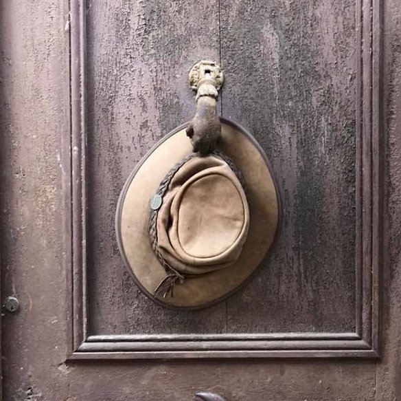 Where ever I lay my hat..... 
.
.
.
.
.
.
#fashion #style #apparel #millinery #milliner #hatmaking #hatgame #fashionista