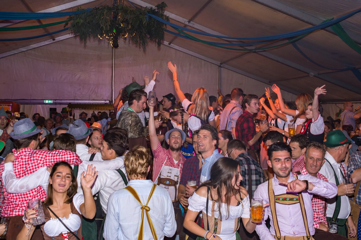 Ik denk dat we met trots mogen zeggen dat het een geweldig feest was! De organisatie bedankt bij deze iedereen die bijgedragen heeft om dit Oktoberfest tot een succes te maken, en natuurlijk jullie, het publiek!!😊 BEDANKT! En tot volgend jaar op zaterdag 5 oktober 2019!!