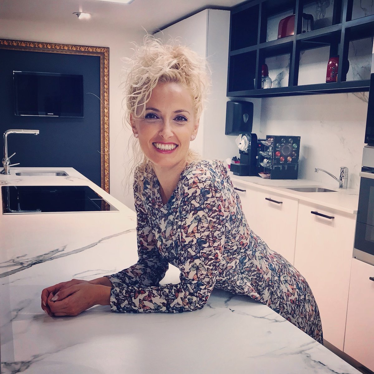 PilarCalaita's tweet photo. Ya habéis desayunado? 😋... Vamos a por una semana fantástica!!😝👏🏻
Photo by @vsalben @ShowRoomBarral 💞#lunes #felizsemana #energia #cocinas #desayuno #proyectos #organizando #visualizando #monday #happyweek #energy #kitchendesign #breakfast #project #organizing #visualizing https://t.co/zz48sHIUkW