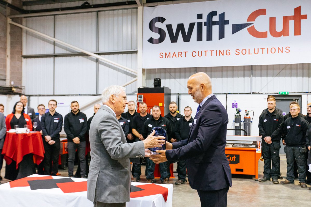 mtimagazine's tweet image. On Wednesday last week #SwiftCut had a royal visit. HRH Duke of Gloucester and the Lord lieutenant of Staffordshire came to present the company with its Queen’s Award for Enterprise: International Trade, which it won earlier this year @cut_swift #PlasmaCutting #plasma #profiling