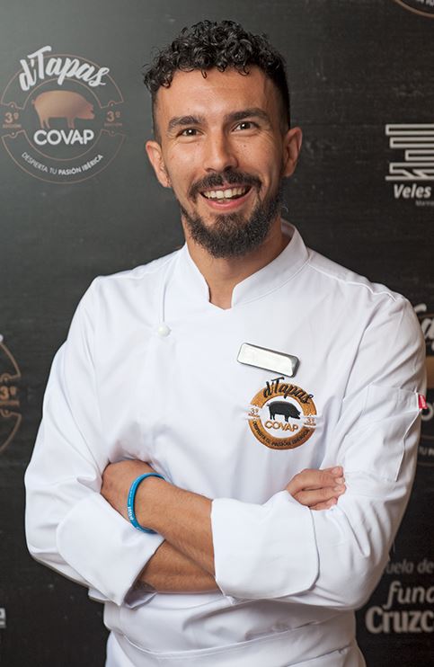 altaexpresion_'s tweet photo. La Final de #DTAPASCOVAP18 se celebra hoy en @ssgastronomika y le deseamos mucha suerte al chef #RubenAnton del Restaurante @RArxiduna
#IbericosCOVAP https://t.co/n0MSq8Ls0H
