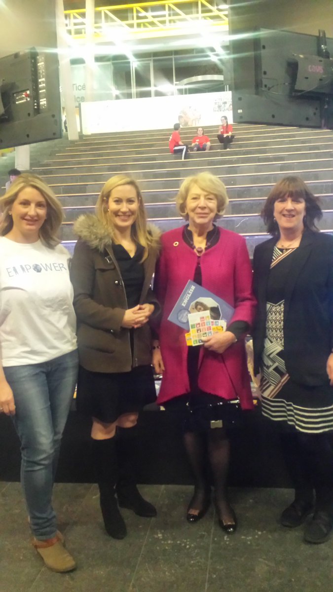 WorldWise_Irl's tweet photo. WWGS was at the Teaching Council's 'Féilte 2018' in Mary Immaculate College at the weekend. We were delighted to meet with Sabina Higgins who as you can see was intrigued to learn about the promotion of Global Citizenship Education in schools all over Ireland. https://t.co/tc5QUzUw1W