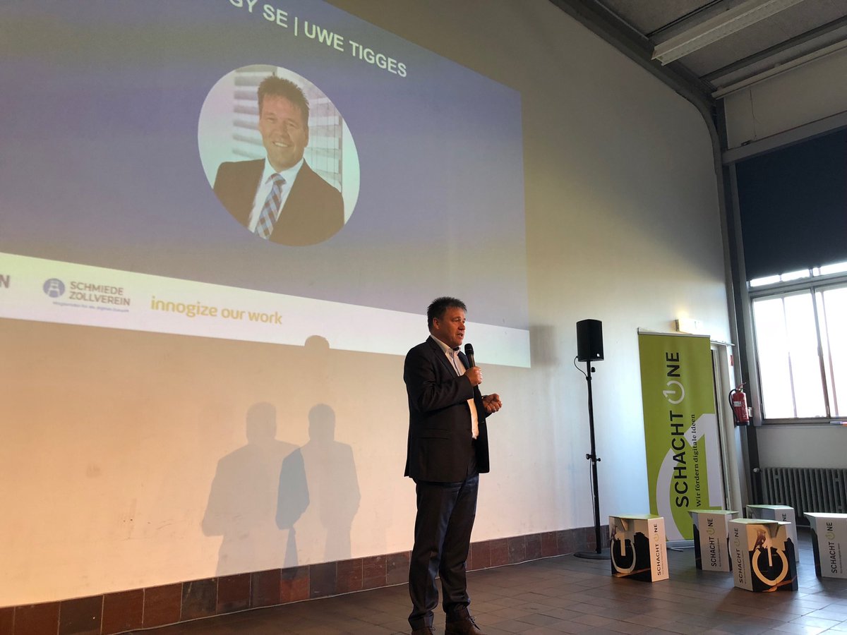 MarcWagner1975's tweet photo. #ExpDialogue - Uwe Tigges, CEO der @Innogy zu #InnogizeOurWork: „Was Menschen erleben können, das können sie am Ende auch unterstützen.“ ... über #Arbeitskultur Learning Journeys & den großen Erfolg der Arbeitskultur Werkstatt @DirkSmikale #NewWork @ZOLLVEREIN https://t.co/JbYfDFD3MD