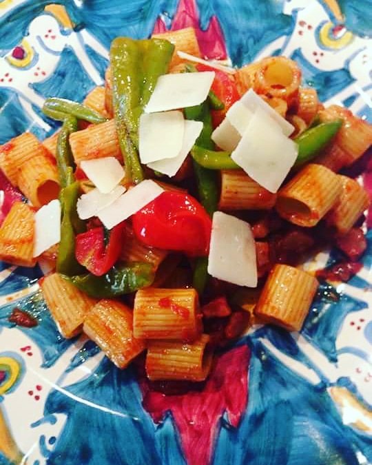 La #ricettadelgiorno?Mezzi rigatoni Zaffiri con guanciale e friggitelli.... Buon appetito!

#ricetta #PastaZaffiri