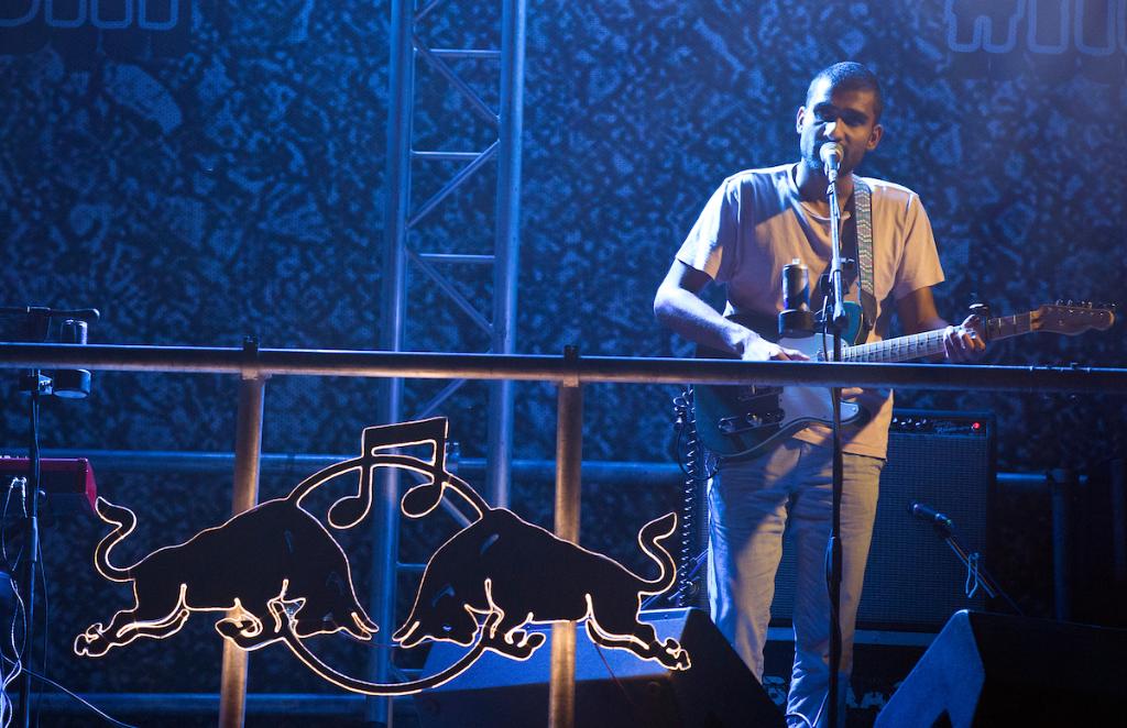 Here's what a lit night in Gandhinagar looks like with <a href="/mojojojo_music/">MojoJojo</a> and <a href="/prateekkuhad/">Prateek Kuhad</a> 👇🏻🔥 @RedBull_Music