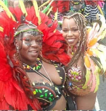 FlagzMas's tweet photo. Creating memories with our Carnival Love Crew. #Flagzmasband #NottingHillCarnival2018 #Smiles #Laughter #LoveSoca #Vibes #Monday #wukkinup https://t.co/cwUlmEBokD