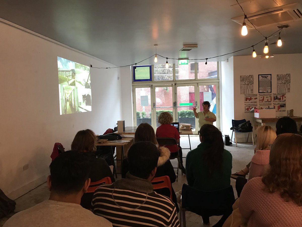 SBS_UWTSD's tweet photo. Big thank you to @LlysNini for coming to speak to @Level4Sbs students during project week #notbusinessasusual #realprojects #onjoblearning #employabilityskills https://t.co/EAVF3KtBNF