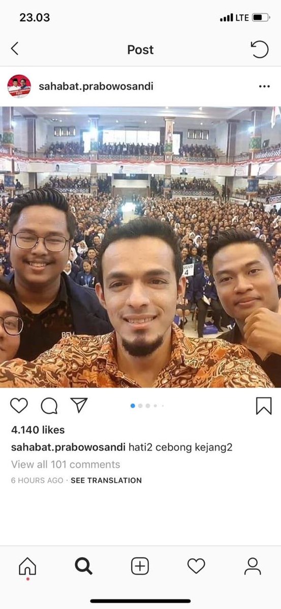 Selangga's tweet image. Punten mas @Gamal_Albinsaid apakah anda bisa jelaskan foto ini sy sbg mantan aktivis kampus Udayana menunggu jawaban anda. Matur nuwun.