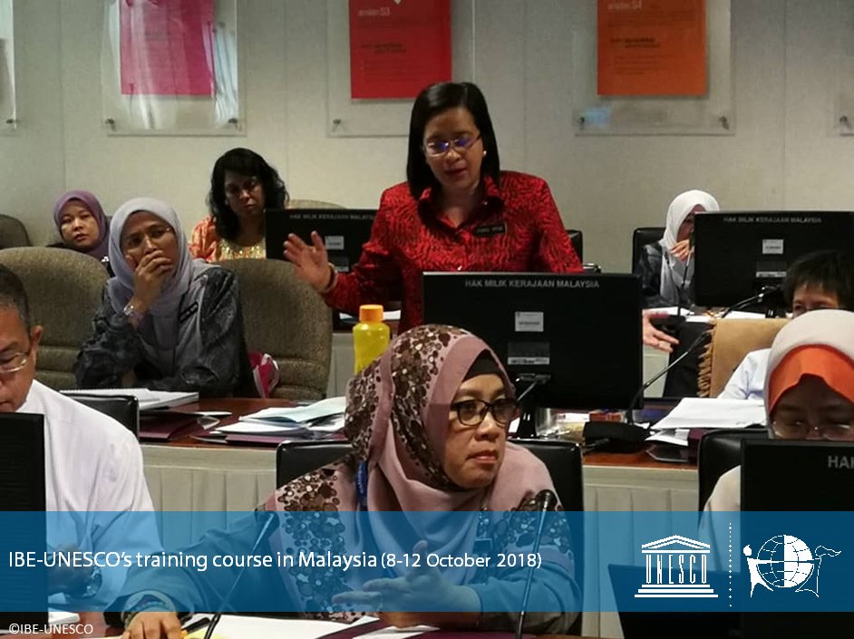 IBE_UNESCO's tweet photo. Participants at the our Training Course on Curriculum and Learning in #Malaysia made proposals to refine the Malaysian #curriculumframework for basic and secondary education in light of IBE paradigm of curriculum and learning as well as other experiences from different regions. https://t.co/8JwyfnHora