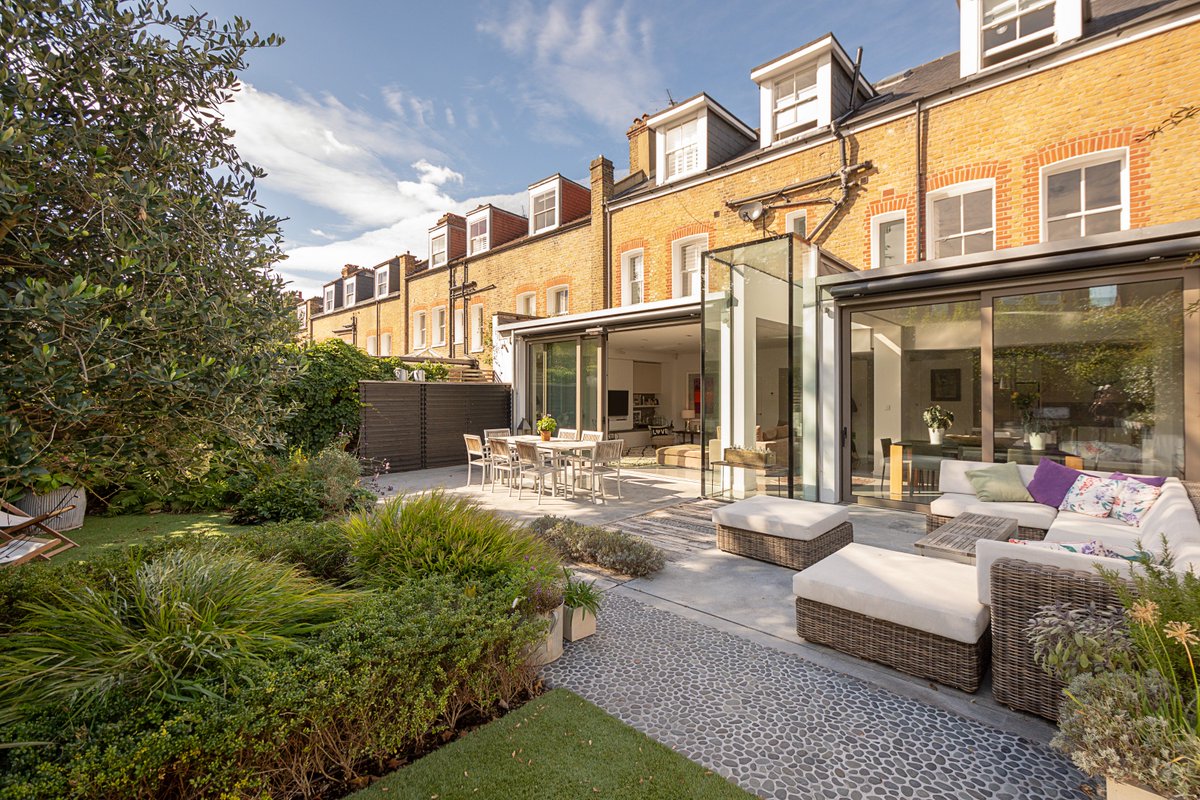 Hamptons Balham tweet media