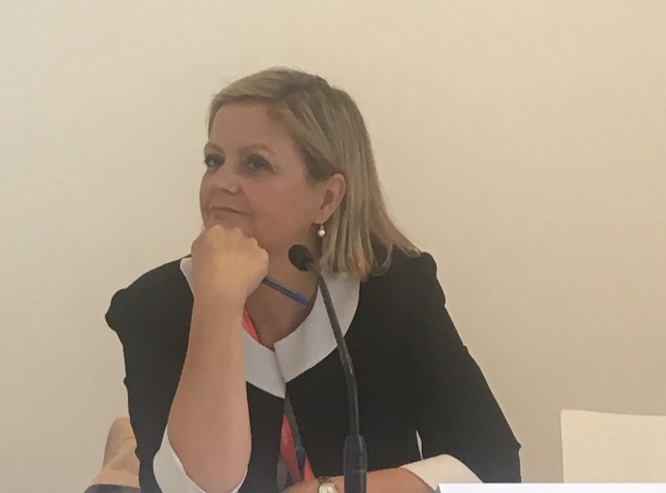 regstud's tweet photo. More valuable feedback to the #EURegionsWeek Master Class participants by @ElisaRoller https://t.co/PBiBoxiQkj
