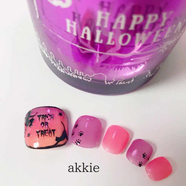 アッキー ハロウィン 猫フットネイル フットネイルもハロウィンに ヾ ﾉ ハロウィンネイル 100均ネイル ネイル セルフネイル