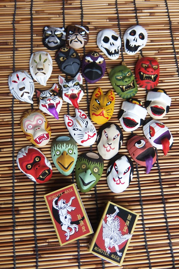 オリ 9月26日大和伝統文化祭in飛鳥 No Twitter 秋津屋さんのお品書き ミニお面ガチャは３種類あります ミニ狐面 赤黒ver ミニ猫面 ミニ妖怪面 どれも500円 制限無しです 秋津屋さん 秋津屋 すみだ川ものコト市 狐面 猫面