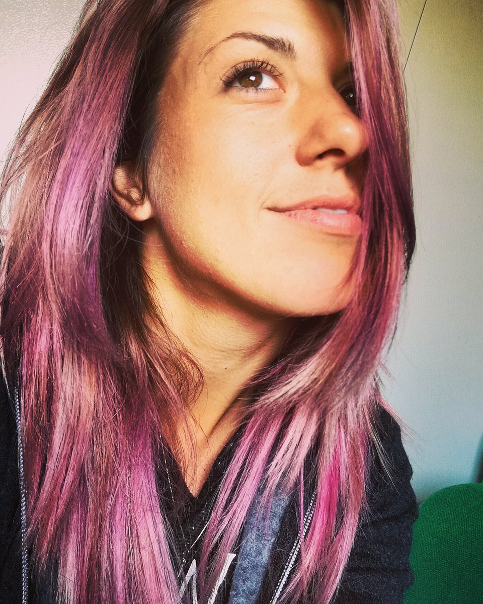 LMastro88's tweet photo. #newcolor #hairmodel #avon https://t.co/flmWBfQFyz