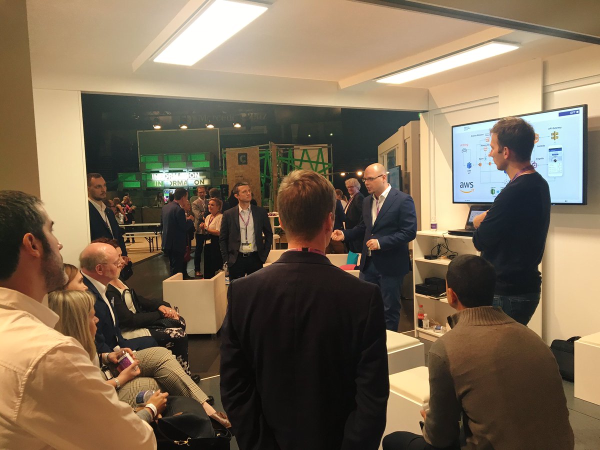 gft_pl's tweet image. Wojtek Dobrowolski giving his expert talk our device management capabilities #iot #industry40 #gftexperts