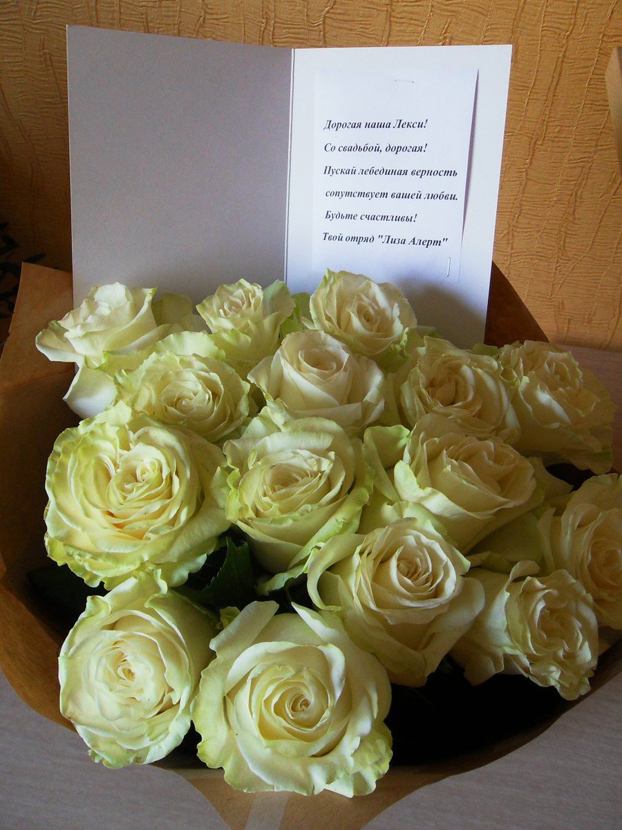 Моя огромная любимая рыжая семья! Сложно найти слова, чтобы сказать вам спасибо за то, что вы есть в моей жизни. Есть всегда - в будни, в неудачные дни и самые важные и счастливые. Люблю вас! Спасибо, что вы - рядом, даже если физически - далеко. P.s операторы, отдельное спасибо)