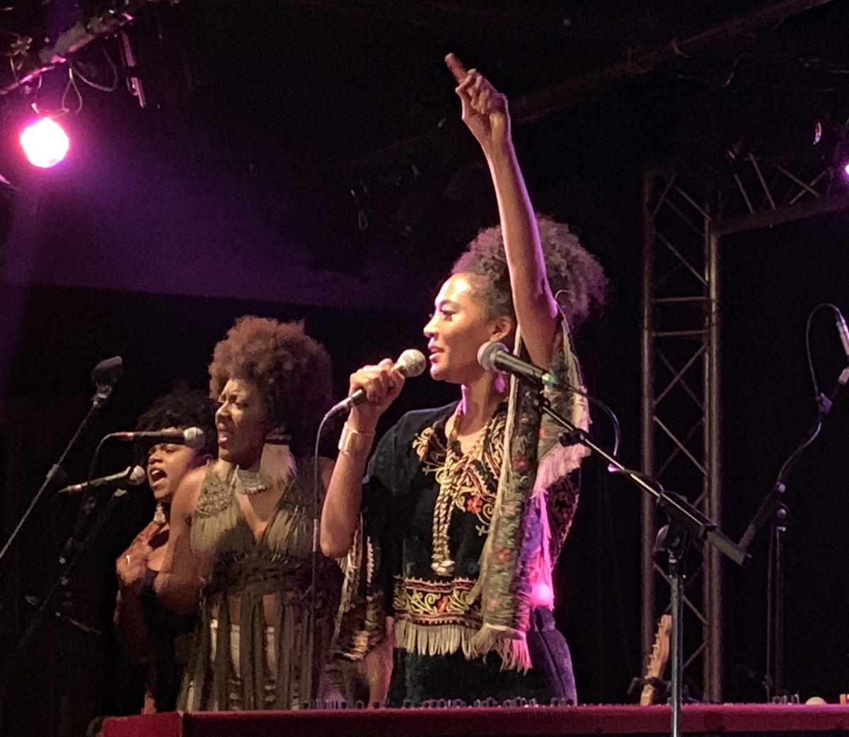 Schkopi's tweet photo. Interview exclusive de @Judith_Hill sur Schkopi après son concert @newmorning . On y parle de #backintime, de #Prince, de #Minneapolis et de son prochain album Golden Child
https://t.co/EOrwhV5Le5 https://t.co/BojB95Mqpx