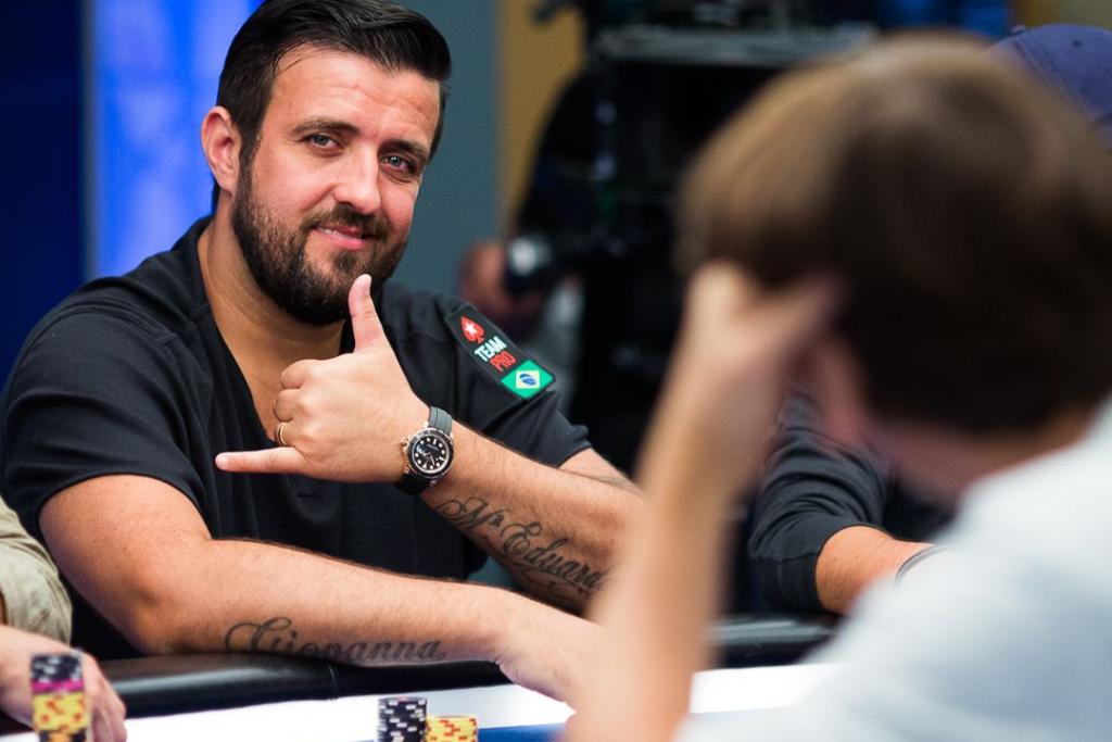 PokerStarsSpain's tweet photo. "El único lugar en el que el éxito está antes que el trabajo es en el diccionario" #FelizLunes https://t.co/GZtPP0y2XE