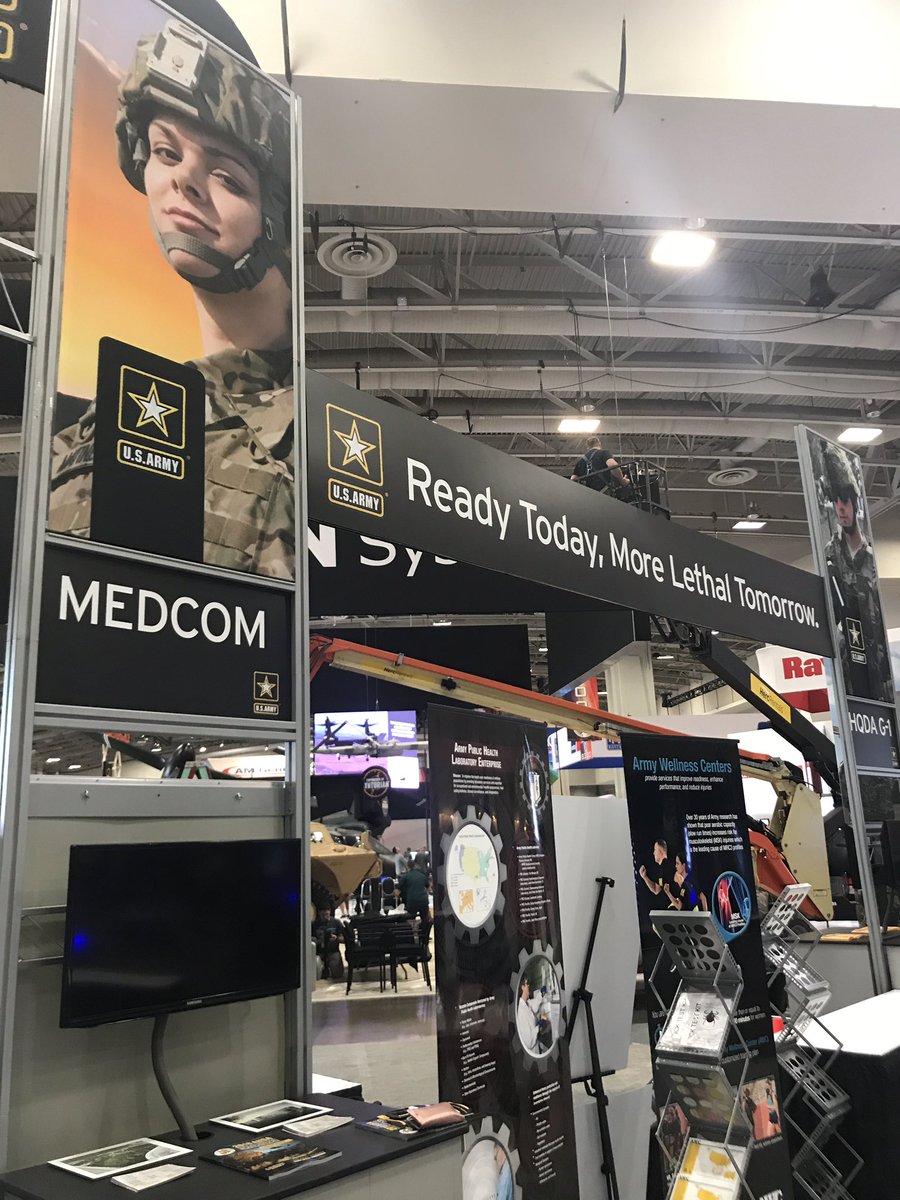 HopeisaCOA's tweet photo. 2018 AUSA. Win the morning. Win the day! Awake the Warrior Spirit. Prioritize healthy sleep, activity and nutrition (Performance Triad). #performtriad #ArmyMedine #ArmyNurseCorps #AUSA https://t.co/7oZvRprFin