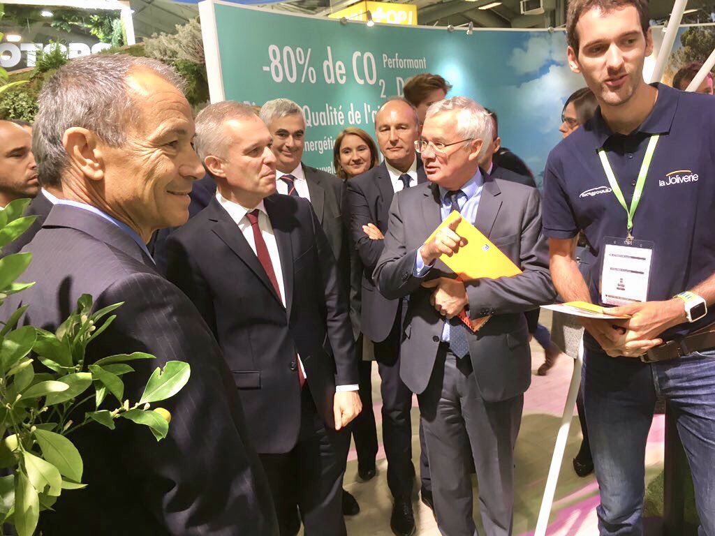 GRDF's tweet photo. .@FdeRugy, Ministre de La #TransitionÉcologique visite le stand @gazafg @AFGNV #GRDF @GRTgaz au #MondialAuto : « Le mot d’ordre n’est plus à la reflexion mais à l’action. Je suis là pour parler #MobilitéDurable. » #bioGNV #GNV #TransitionEnergétique https://t.co/yyCb6hEAXH