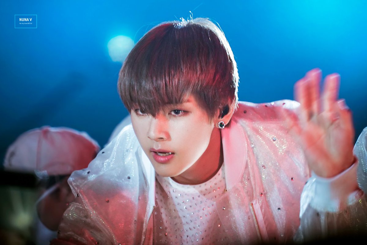 181006 시티필드 타입슬립해서 맠드랍하는 댄져-런 태형 고화질 떳어!!! (누나비) - 방탄소년단(BTS) 카테고리