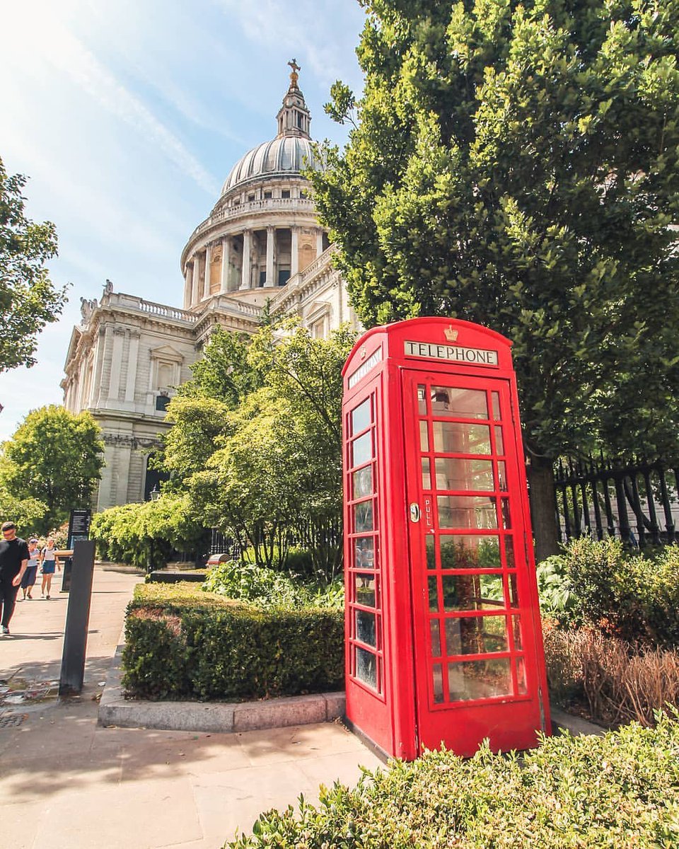 visitlondon's tweet photo. #MondayMorning is calling ☎️ We're starting our week off right with a visit to @StPaulsLondon. Have you been? [📸via IG/genedieve] https://t.co/Llm3wXyor1