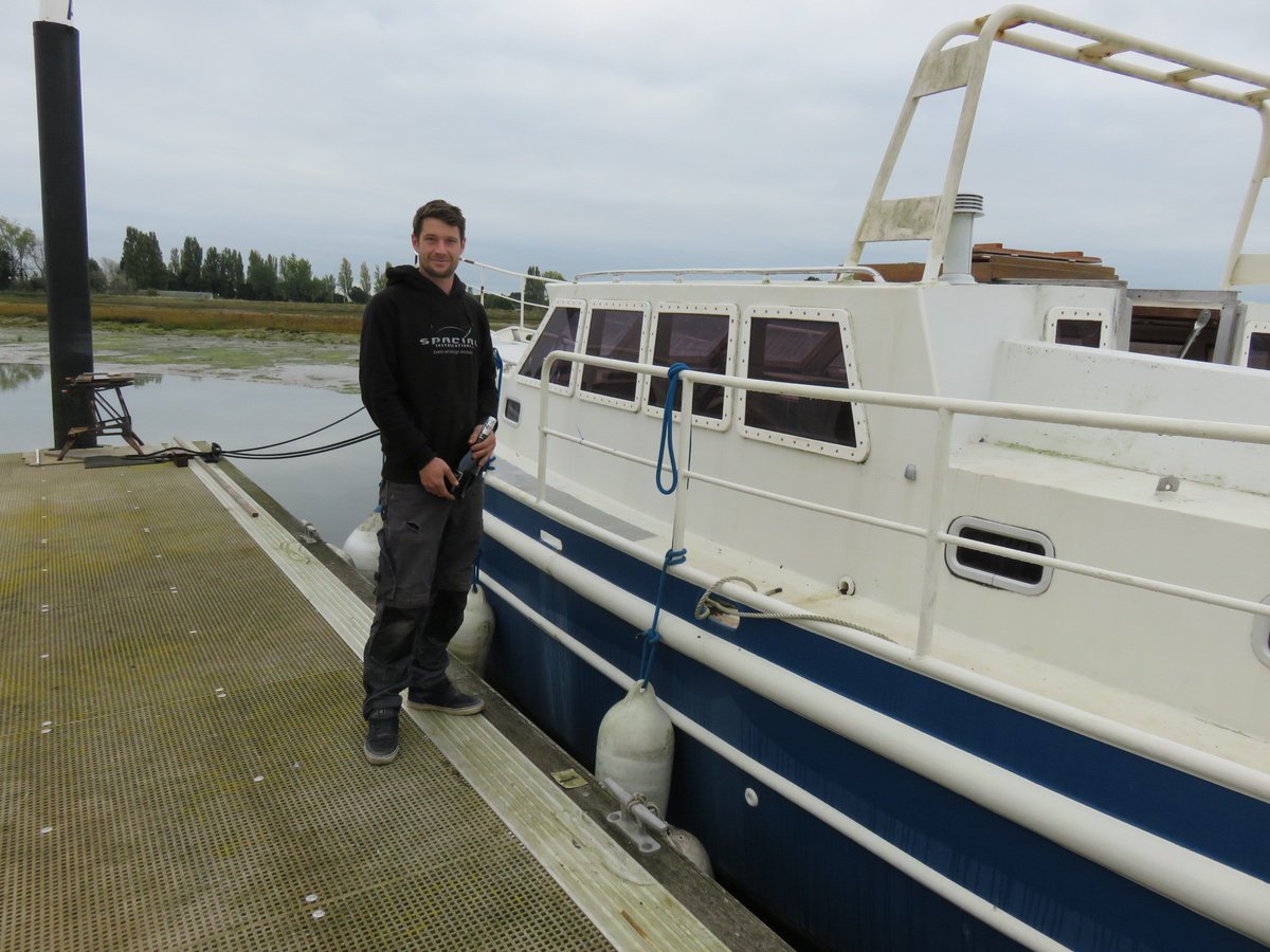 Happy new owners of Majestic 24 and Bruce Roberts 52 (project boat). The new owner of the Bruce Roberts will be taking her by Road to Oxford, Once finished she will be used as a house boat on the Thames.