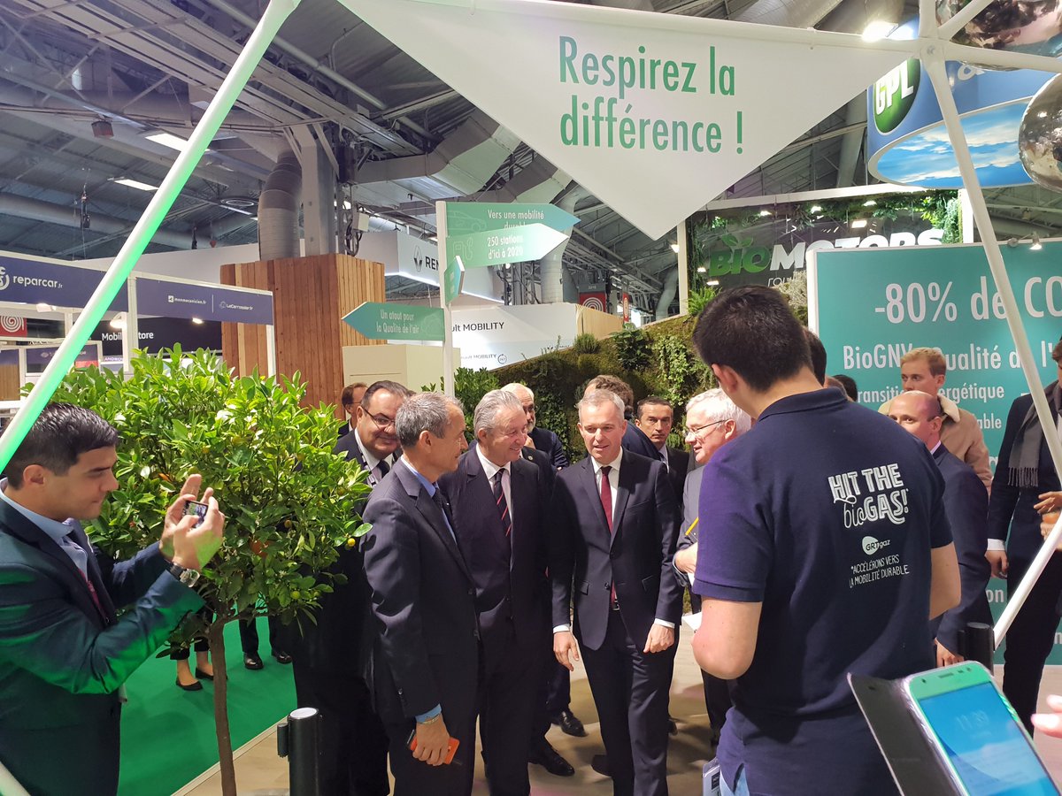 natrangroupe's tweet photo. #MondialAuto &amp; #ClimateChange : « Le mot d'ordre n’est plus à l’analyse, à la réflexion, il est à l'action », a déclaré @FdeRugy en visite ce matin sur le stand du #bioGNV #GNV #JeRouleAuGaz #MobilitéDurable https://t.co/43jtYHTQ30