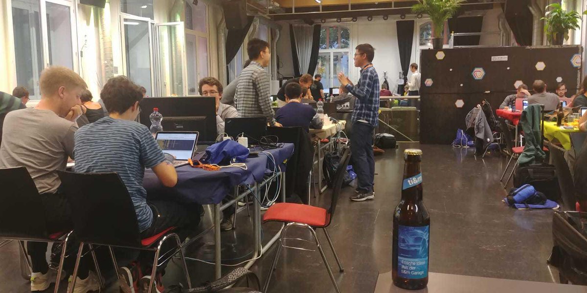 ti8m_ag's tweet photo. Am Wochenende waren wir auf der #VIScon mit #Innovationsbeschleunigern, aka #Bier, und einem #Workshop in Desing Thinking mit dabei. Hier ein paar #Impressionen. #vseth @CSatETH https://t.co/9tRkY0Xjfz https://t.co/ax4cvHH1ry