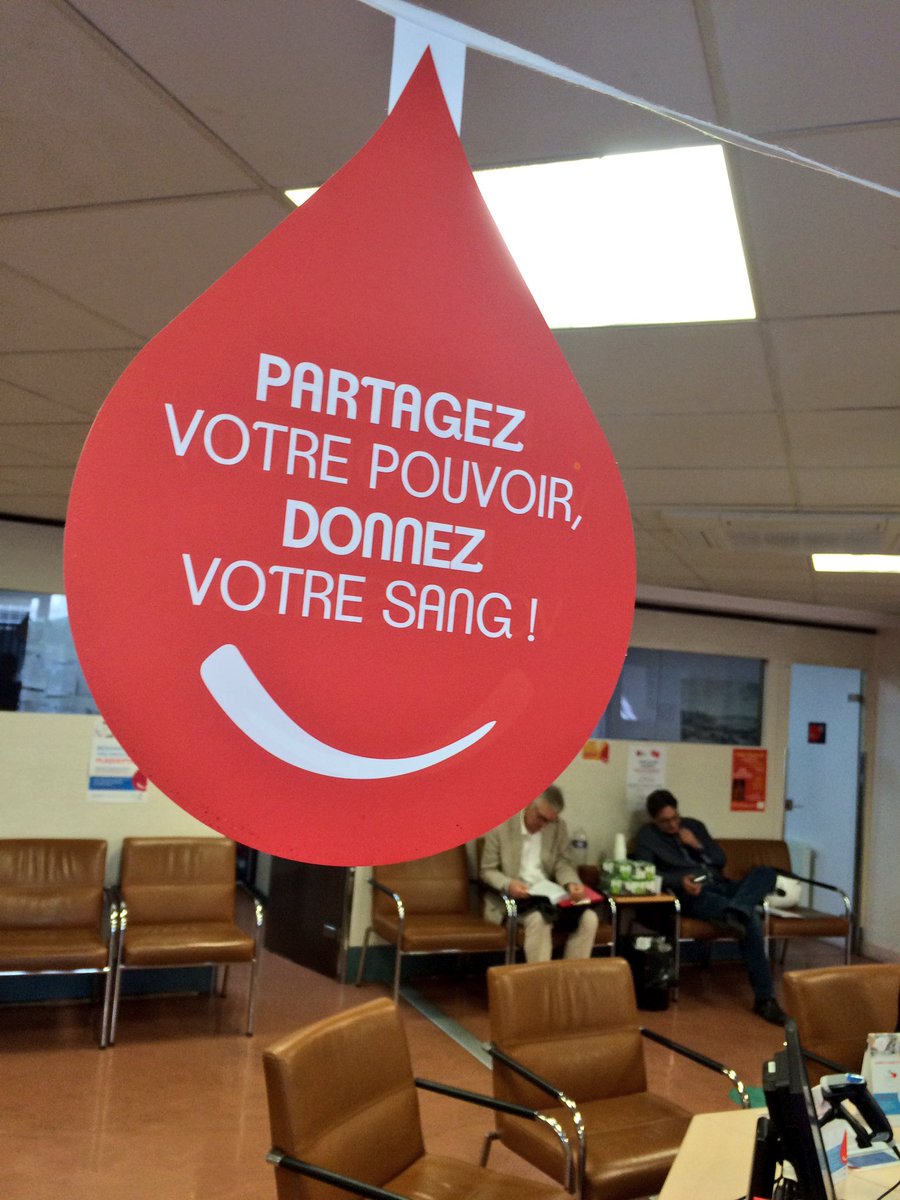 SNOELEFS's tweet photo. A Crozatier pour répondre à @France3Paris sur les besoins très importants en don de sang en IDF. On constate une baisse de près de -15% de la fréquentation de nos collectes. J'appelle à la mobilisation et la générosité des franciliens. @EFS_dondesang #partagezvotrepouvoir https://t.co/X6MuRPoWwB