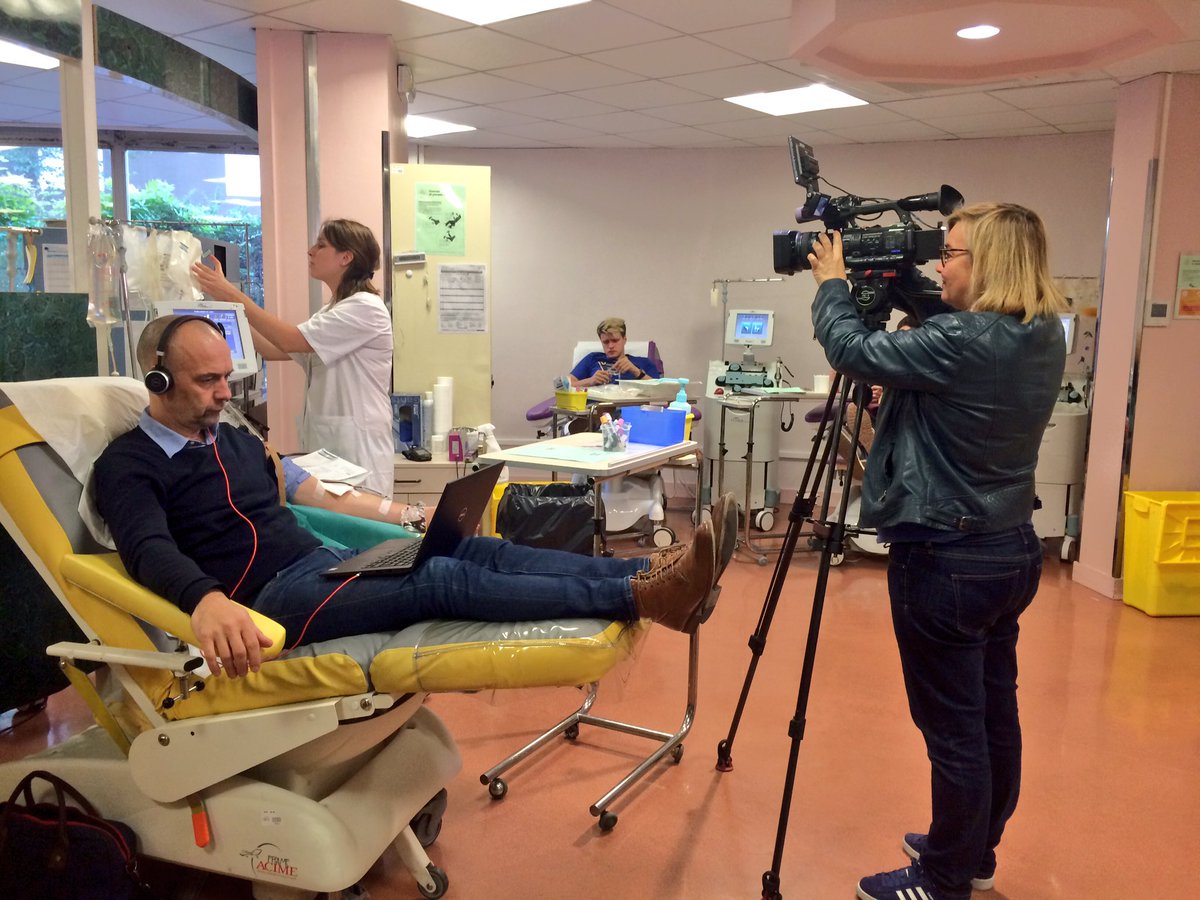 SNOELEFS's tweet photo. A Crozatier pour répondre à @France3Paris sur les besoins très importants en don de sang en IDF. On constate une baisse de près de -15% de la fréquentation de nos collectes. J'appelle à la mobilisation et la générosité des franciliens. @EFS_dondesang #partagezvotrepouvoir https://t.co/X6MuRPoWwB