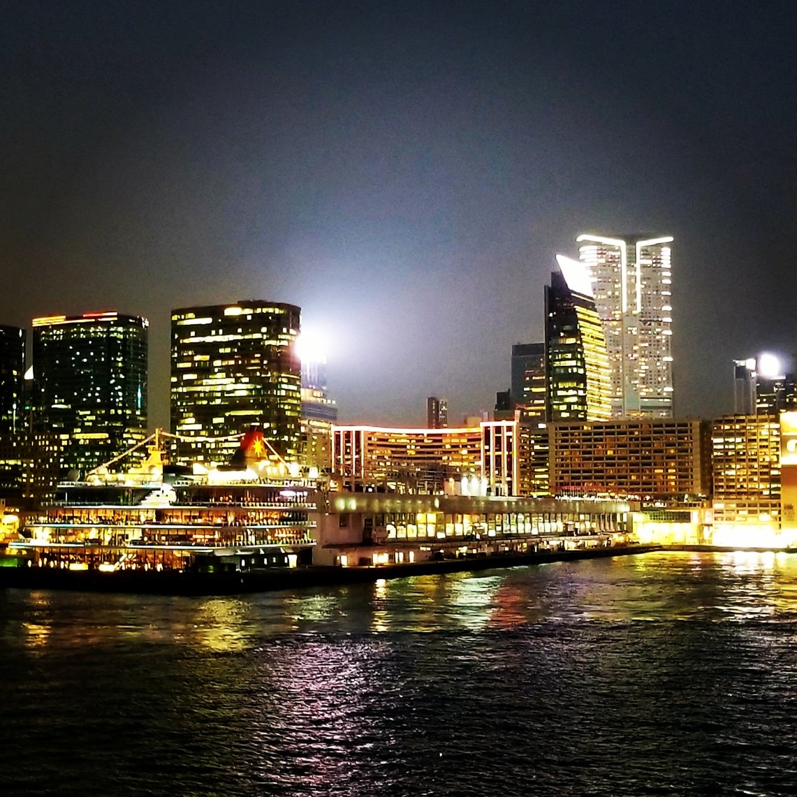 PassageForTwo's tweet photo. Gorgeous Hong Kong Harbor at night as we sail away on the Viking Orion.
Hong Kong is an amazing city. Glad we'll be returning in a few weeks. So much more to explore and experience.
#hongkong #china #victoriaharbor #PassageForTwo #AdventureOfALifetime #myvikingstory https://t.co/n3bfNH3DBn