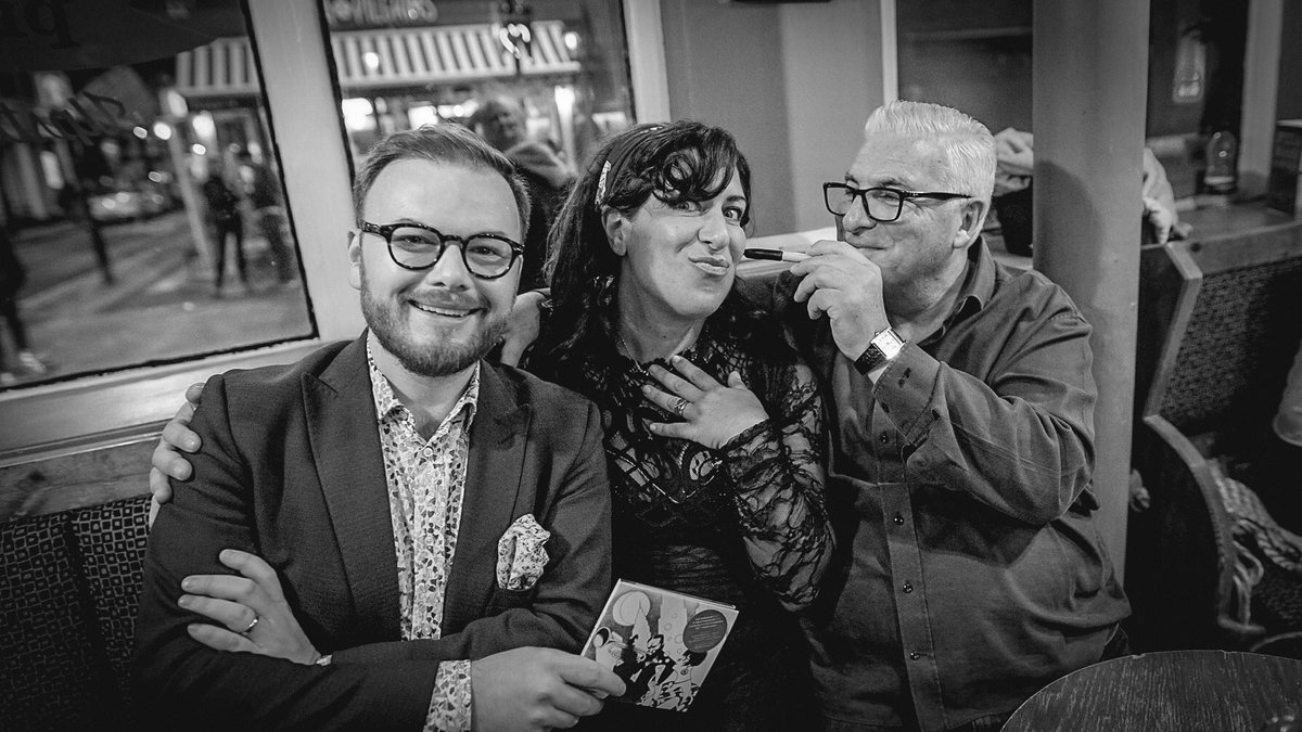 AmyFest_Uk's tweet image. Grt night @pizzajazzclub singing 🎤 with @mitchwinehouse &amp;amp;  #JanSmigmator for the @AmysFoundation Fun had #music made, money raised ! He got carried away signing his new cd ! He signed my cheek,ThankU #officialamywinehousetribute Mitch announced  “The best Amy tribute in the 🌍 “