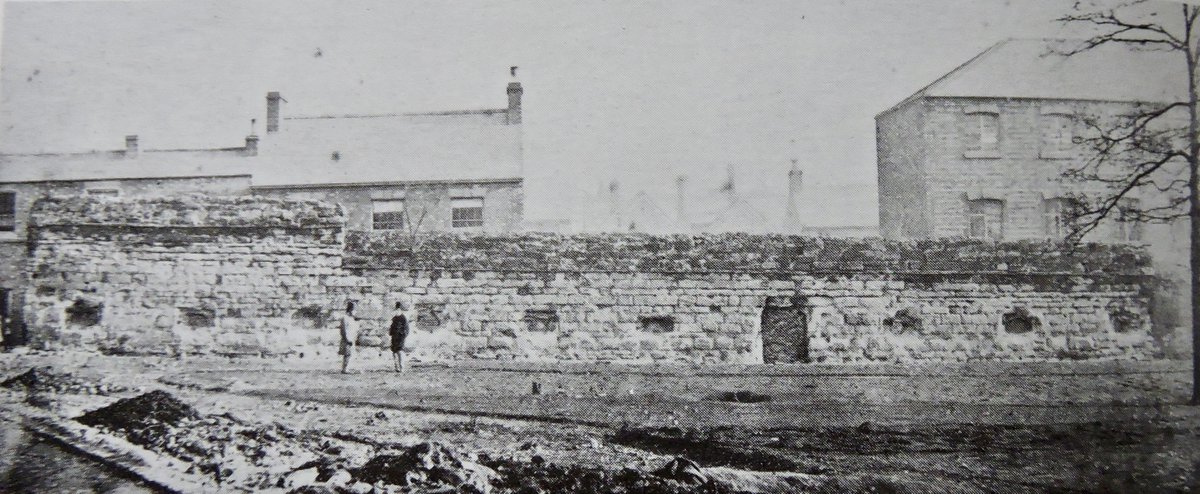 MikeDellwick's tweet photo. The Newarke Wall, Leicester 1886.
Patched up holes originally openings for cannons during the 1645 siege of Leicester by Prince Rupert. @rupertsbc @joinLordGrey #Leicester https://t.co/8WoRL8TdMU