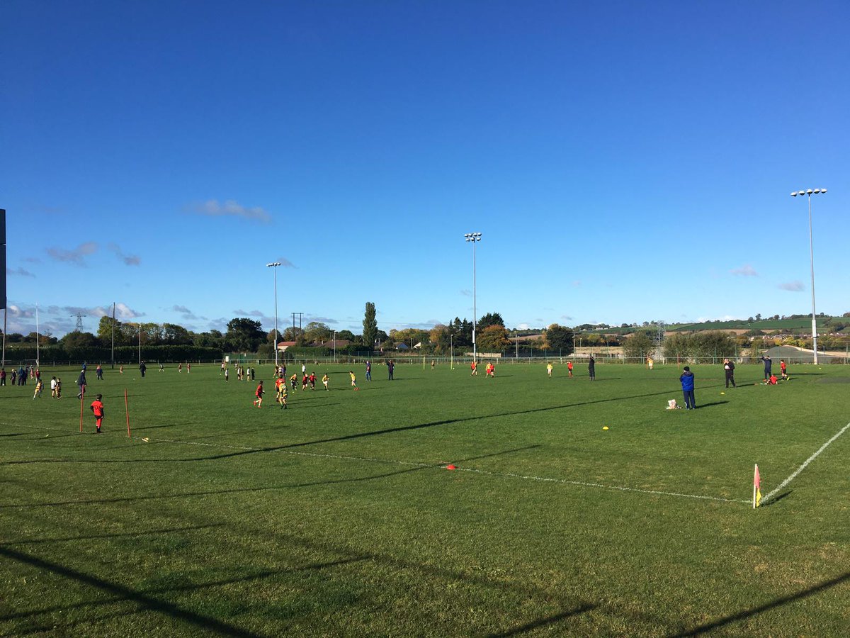 CorkGDAPatSprat's tweet photo. 240 u10 footballers playing in sunny @carrigoon today final #monsterblitz of the season well done to all coaches great work being done. Big thanks to @CorkGDACCrowley @CorkGAACoaching @RebelOg_ @AvondhuGAA @DuhallowGAA @OfficialCorkGAA https://t.co/is2qZ9Tqet