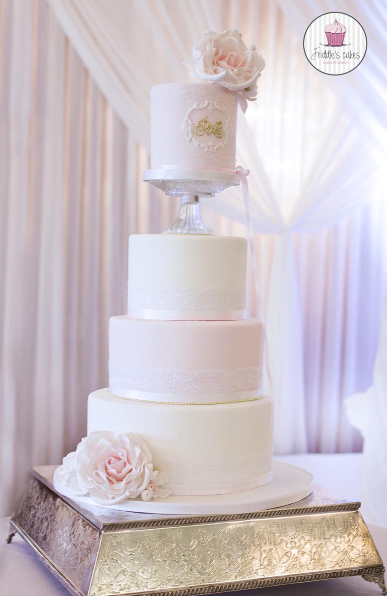 Friddle's cakes tweet media