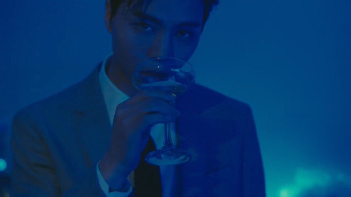 comGeek_'s tweet photo. Моё состояние на максималках💔🍾

#NCT127 #irregularoffice #NCT127_Regular_Irregular https://t.co/rZDk1CZkQz