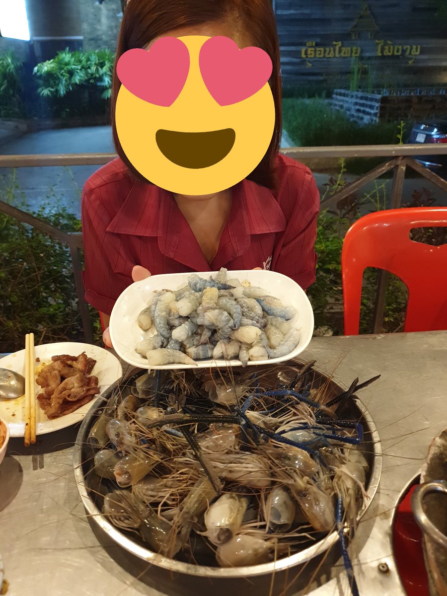 Rtee_ling's tweet photo. #Beefbuffet ชอบเนื้อย่างมาตำ มี2หม้อ ย่างด้วย ต้มด้วยก็ได้ เนื้อวัวหมักนุ่มดี กุ้งก็สดด้วย เลิฟค่ะร้านนี้ น้ำจิ้มแบบแจ่วฮ้อนอร่อย อีก2อย่างไม่โอ รวมๆถือว่าผ่าน คุ้ม หัวละ 199 ไม่จำเวลา พิกัด3แยกตรงเรือนไทยไม้งาม หลัง มข. https://t.co/6NBmioKBrF