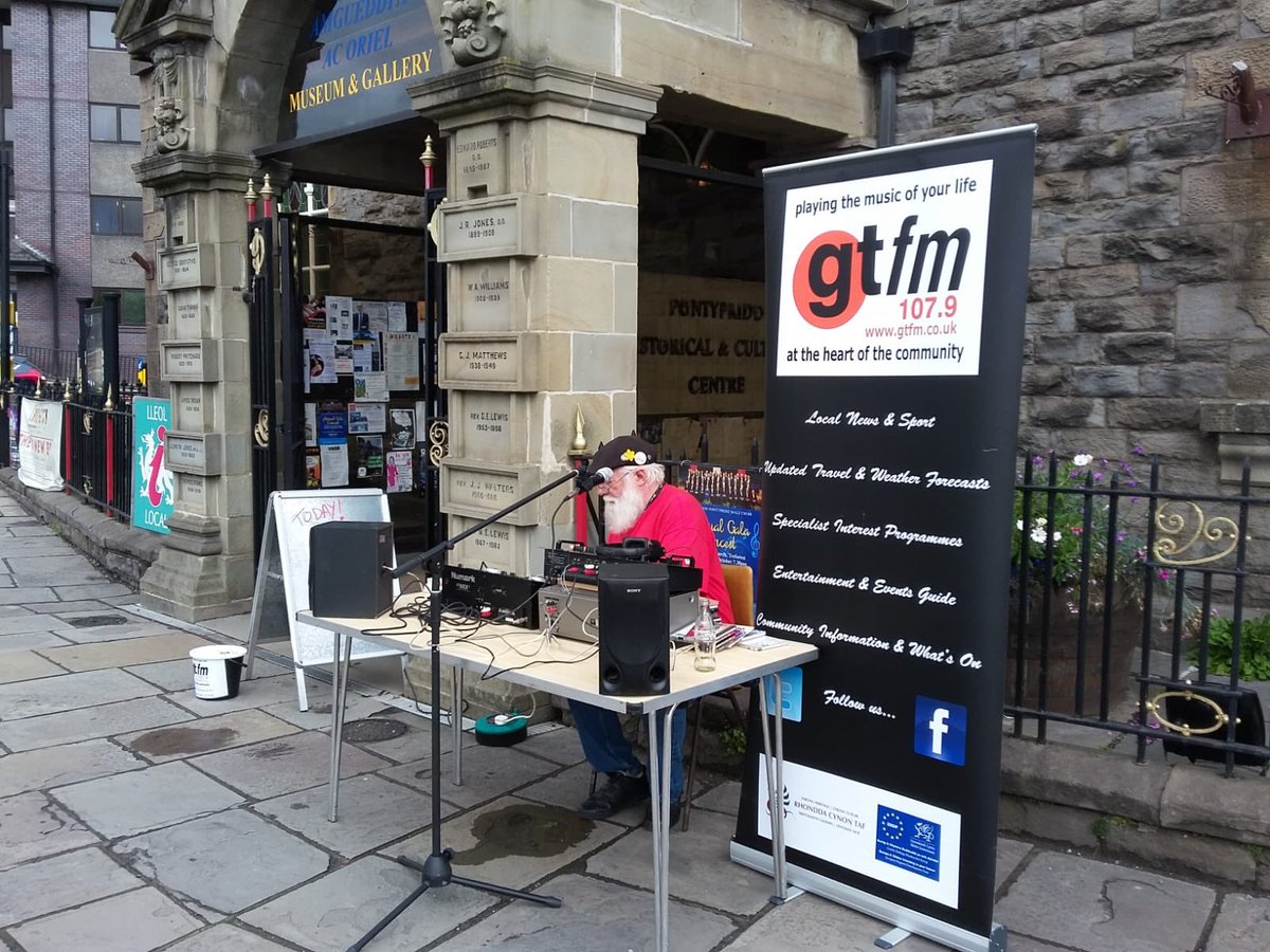 Looking for something to do this afternoon? 

Pop over to Pontypridd Museum and discover the history of Rock ‘N’ Roll with Howard as part of the Your Pontypridd BID’s Linkfest weekend!
