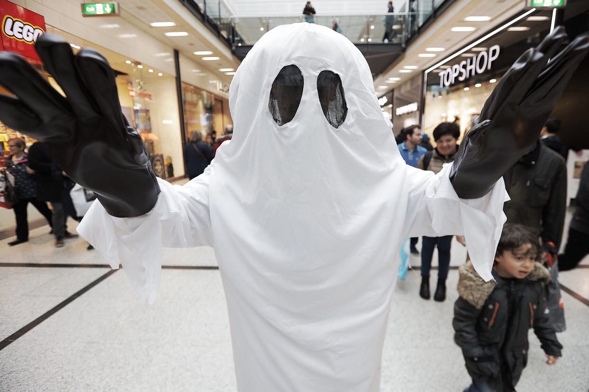 Dust off your old bed sheets!

This year we will be attempting a world record for the most people dressed as ghosts! 

po.st/ghostlyworldre…