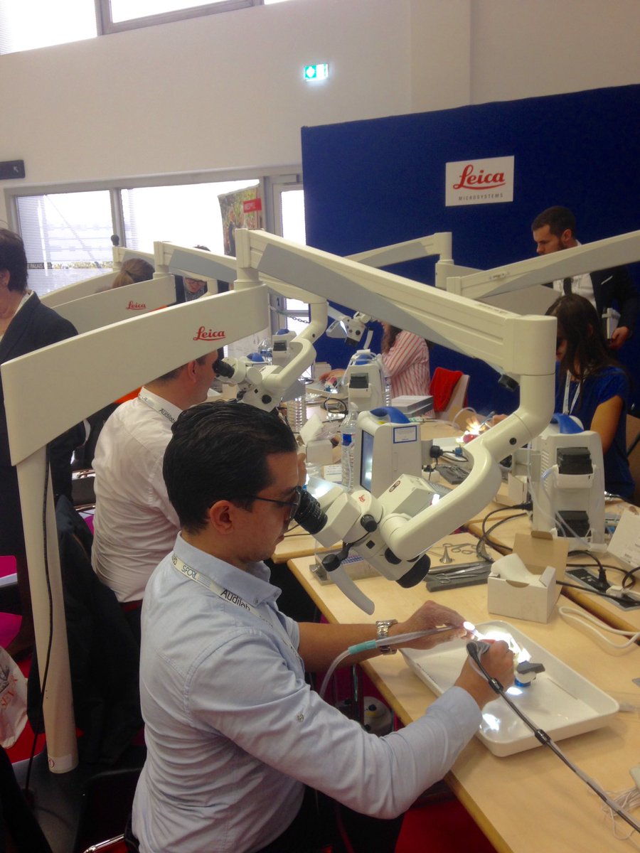 souplet_g's tweet photo. Atelier de simulation en cours grâce aux robots, venez tester ! @LeicaCameraFR  #SFORL2018 @twittorl  @Clq_Group https://t.co/lSSZcrtFuP