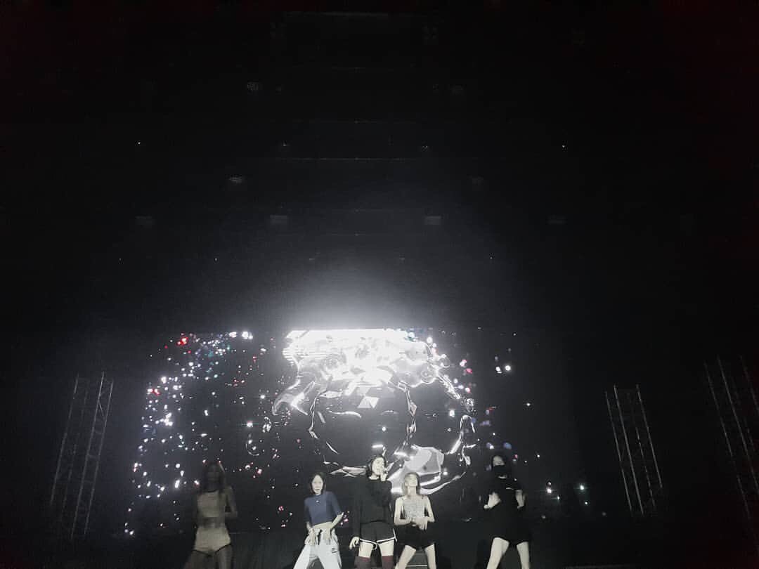 canQuuan's tweet photo. 髮型師歐尼instagram
「#蒂芬妮 #帕尼 #蒂芬妮英
#tiffany #tiffa #tiffanyyoung
#AsiaFanMeetingTour
#thailand #泰國
#taiwan #臺灣
20號從泰國開始
到23號臺灣~
我們蒂芬妮一個人真了不起
踢帕你真的很棒又帥氣
辛苦了~~^^ 彩排也總是和實戰一樣去做
(留言續)」
🔗https://t.co/syR9Ia9Mdu https://t.co/HZAPCvZugi