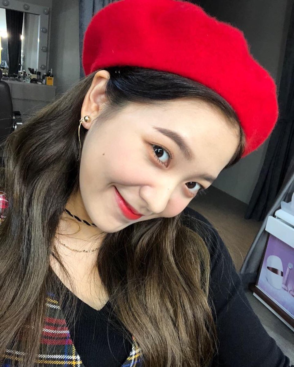YERISE_TH's tweet photo. [IG] 181006 redvelvet.smtown update with #YERI
เห็นคิมมันบงแล้วมีความสุขค่ะ รักลัฟวี่นะคะ 🐶🌹  via: _HeavenDelight_
https://t.co/VjPGOZgYkJ https://t.co/7dAxPvDcqr