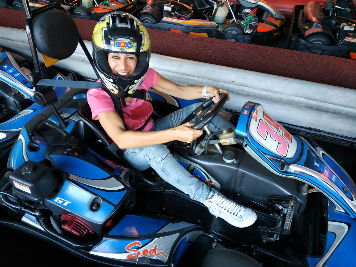 MyriamCarrel's tweet photo. Brum-Brummmmm!!! 🏎🏎🏎Rugiendo motores..... todos preparados en la parrilla.... 🚥 ¡¡Comienza la carrera del #NETTeam!!! #KartsNETT 🏆 Alex #TheWinner 👏🏻👏🏻👏🏻 #ComidaNETT https://t.co/Iadyl7LCaw